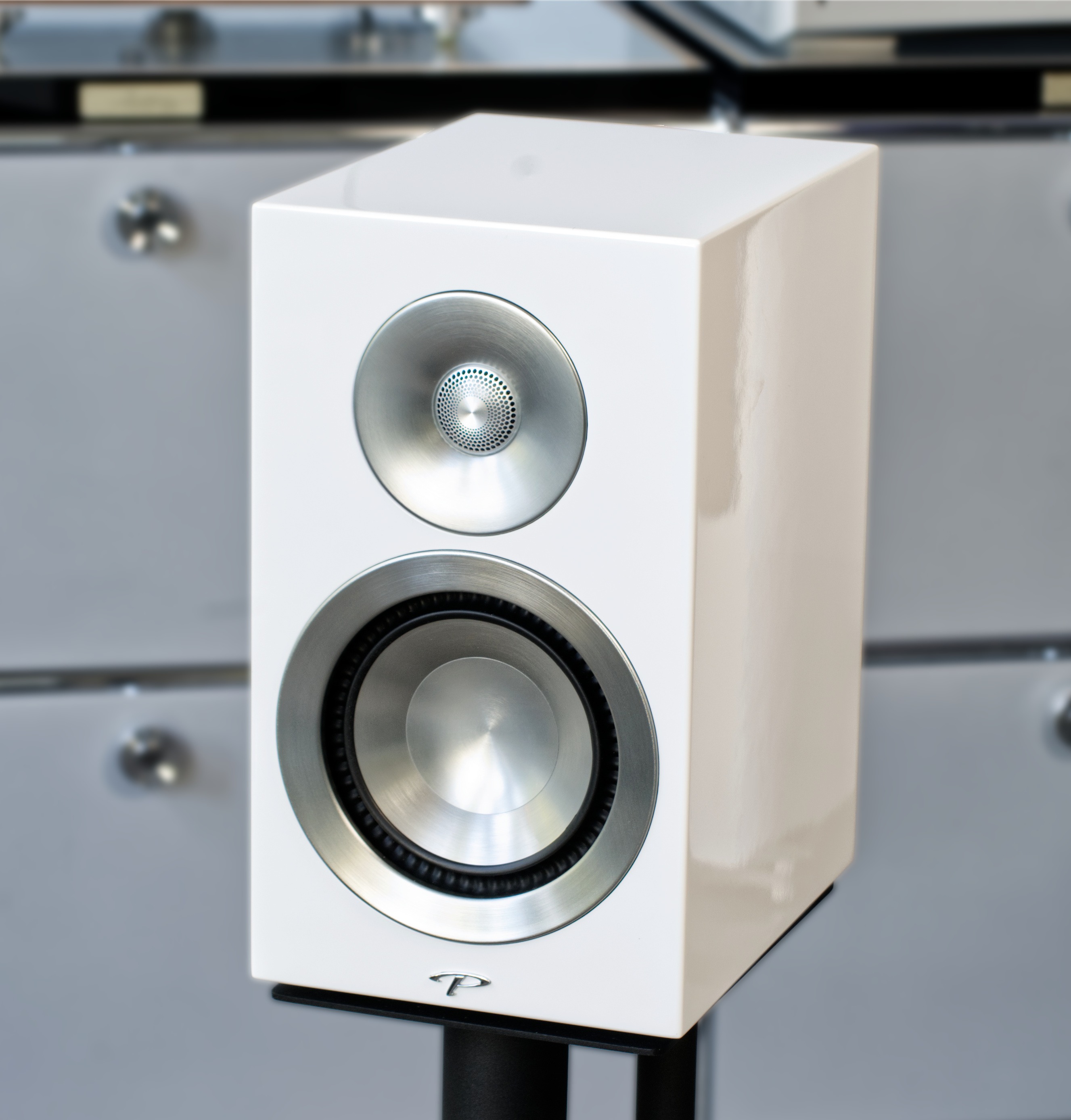 Prestige 15B stand.jpg